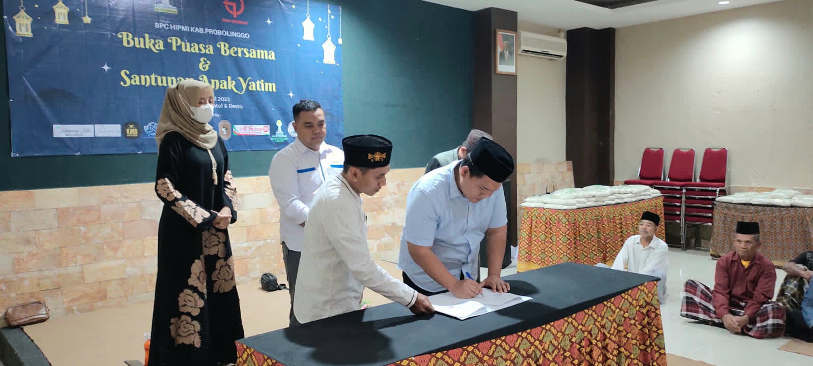 penandatanganan kerjasama antara Yayasan Hafshawaty dengan Himpunan Pengusaha Muda Indonesia (HIPMI)